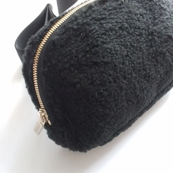 NEW Lululemon Athletica Everywhere Belt Bag Fleece Sherpa Black 1L - Picture 6 of 13